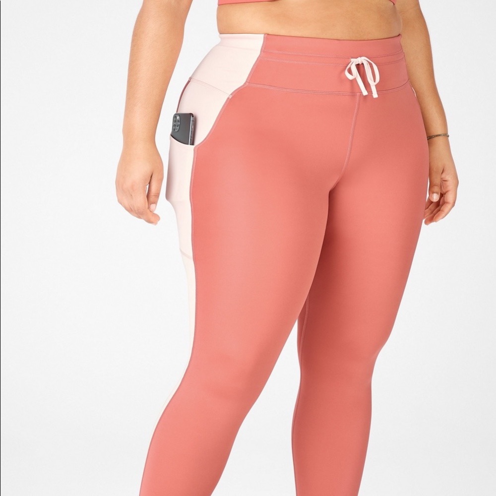 Fabletics Mid-Rise Ultracool Shine-Panel 7/8